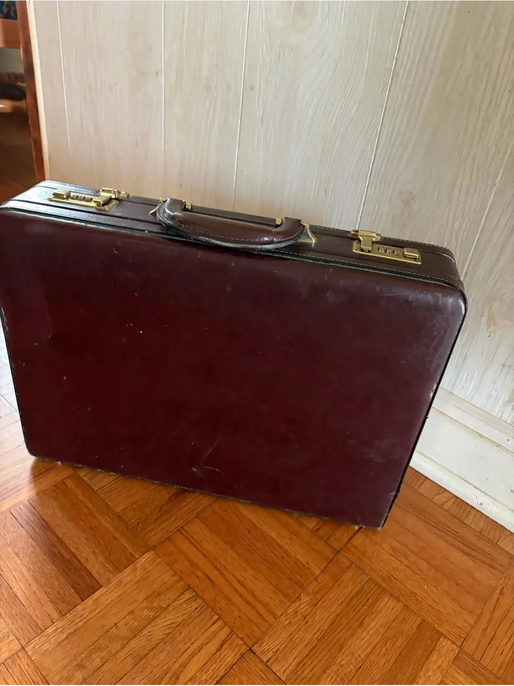 Classic Men's Leather Briefcase in Dark Brown